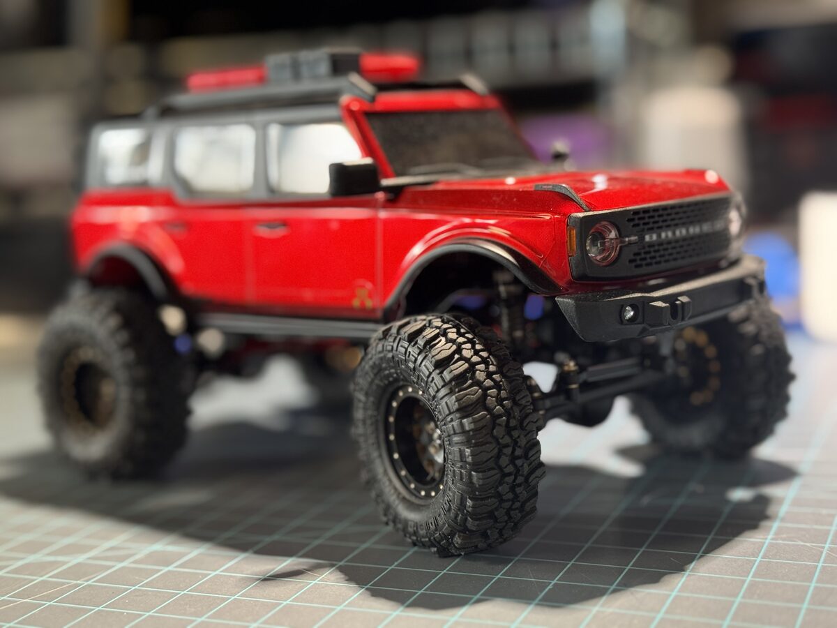 SCX24 Bronco in red